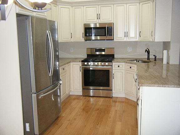 2nd image of 1101 Glenwood Ct