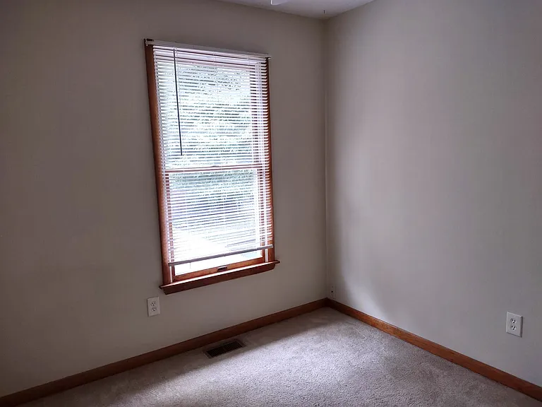 2208 Melrose Ln — Photo 22