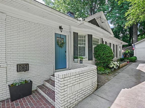 3rd image of 1168 Saint Louis Pl NE