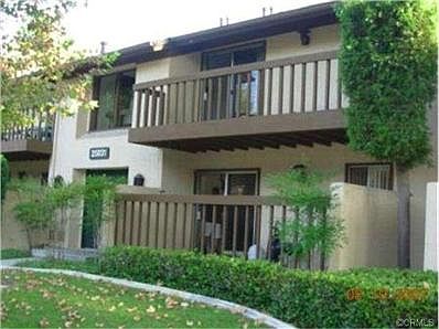 lower level.  Spacious front porch/balcon.  Quiet location in th