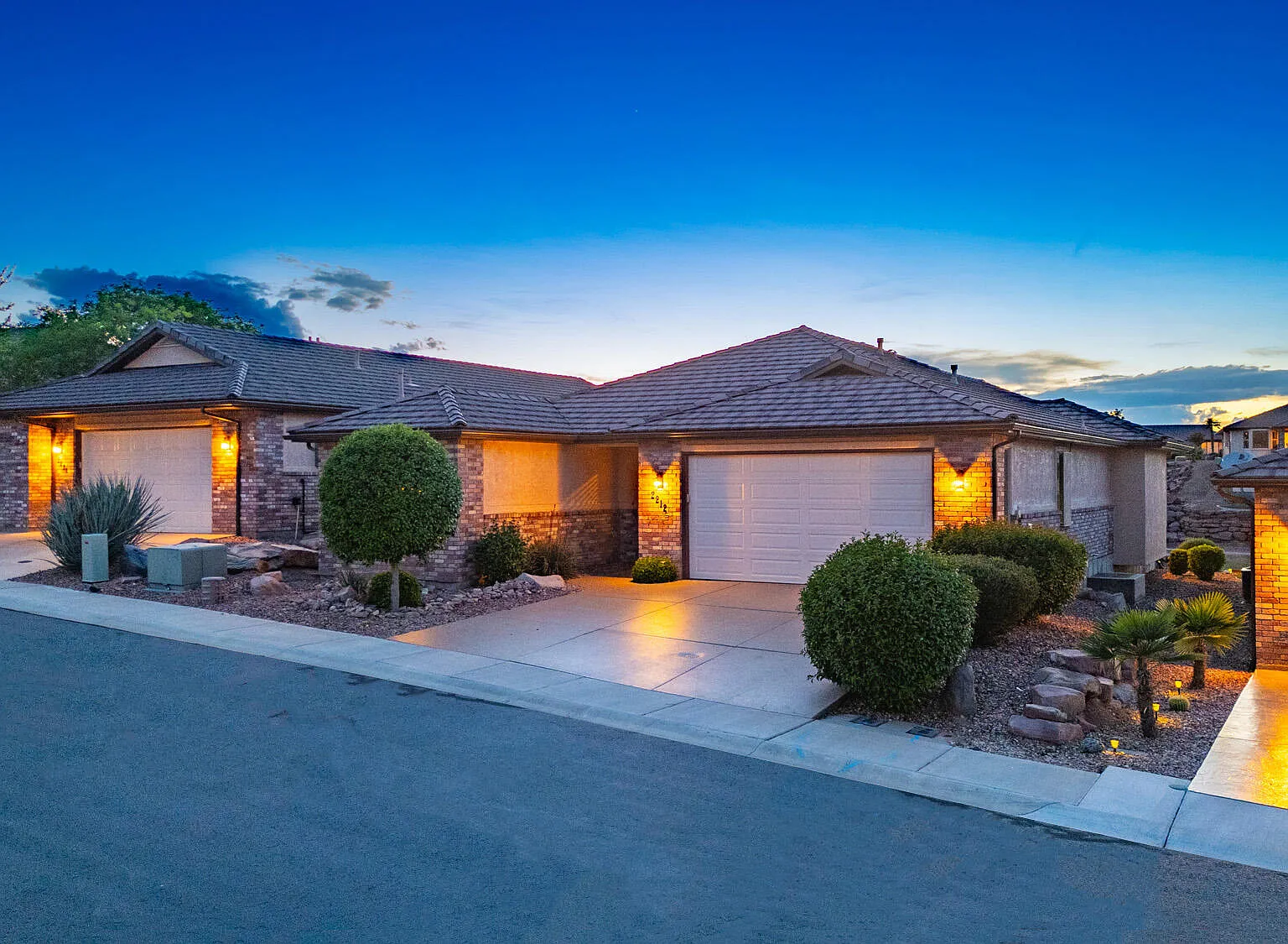 3 bed, 1843 sqft, $2,995 — Photo 3