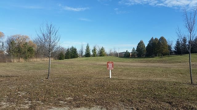 1st image of 75 Wood Oaks Dr