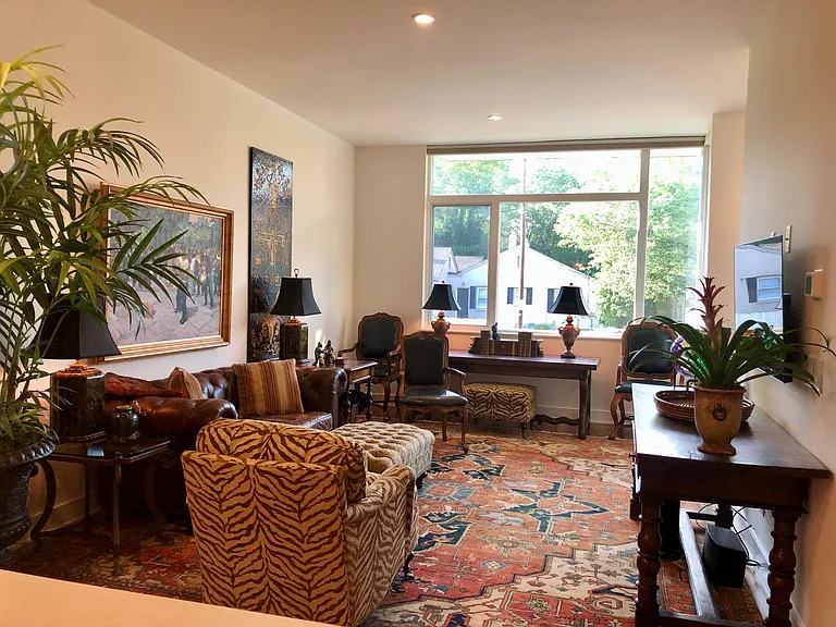 2321 Clark Ave — Photo 4
