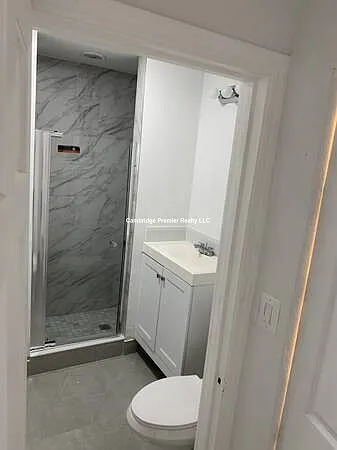 560 Main St #2 — Photo 4