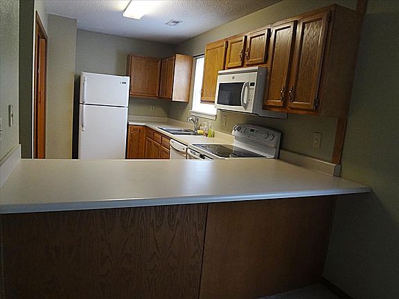 5th image of 7637 Lake Vista Ln