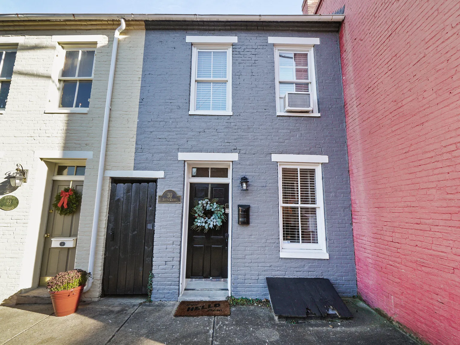 2 bed, 769 sqft, $2,350 — Photo 1