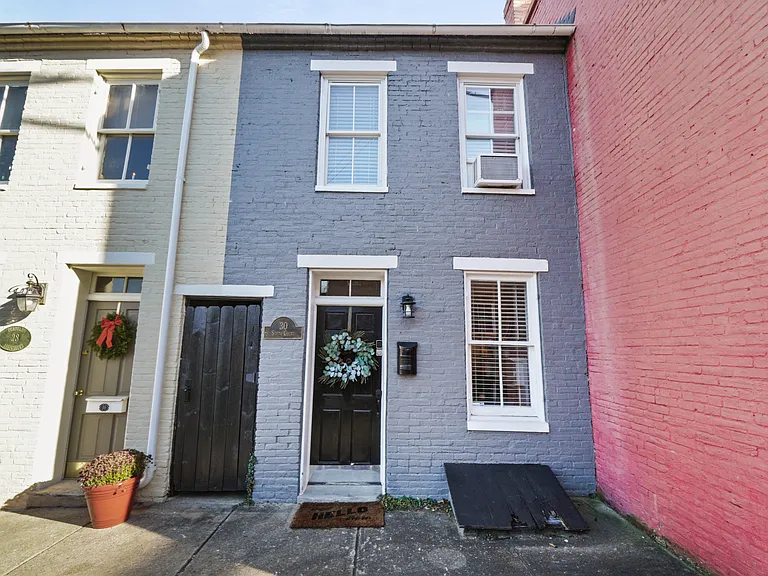 30 S Court St — Photo 1