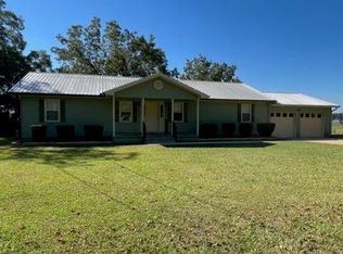 60 Strawberry Rd, Hawkinsville, GA 31036