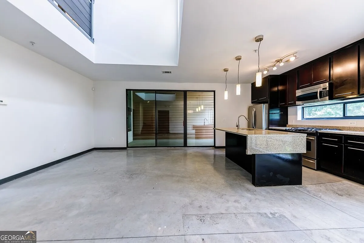 2 bed, 2.0 bath, 1250 sqft, $2,675 — Photo 4