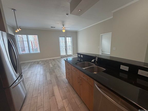 5th image of 7707 Bluebonnet Blvd APT 425