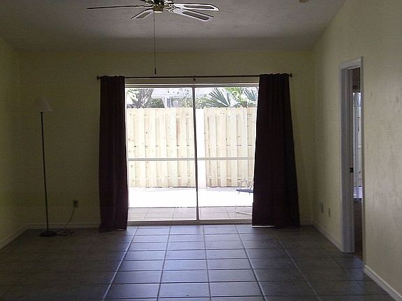 4th image of 12289 Londonderry Ln