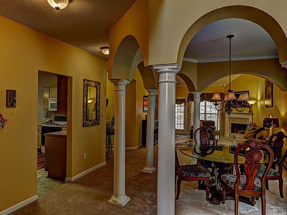 4th image of 929 Abbey Grove Ln