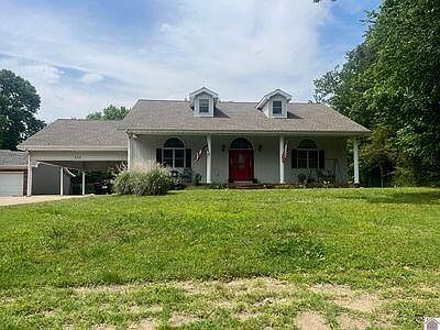 1st image of 539 E Clay St