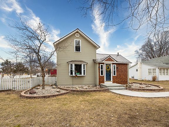 4th image of 813 Bjornson St