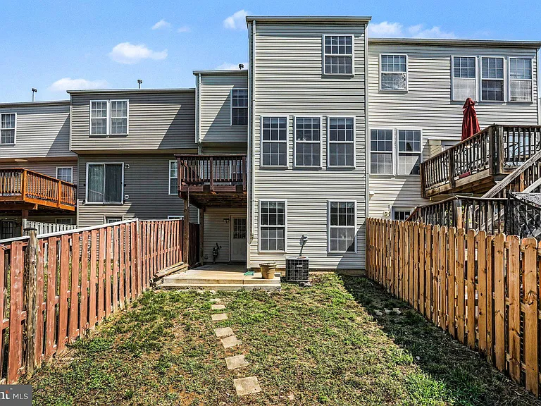 4524 Papillion Ct — Photo 32