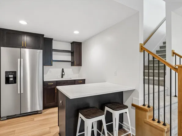 875 NW Frescott Cir, Waukee, IA 50263