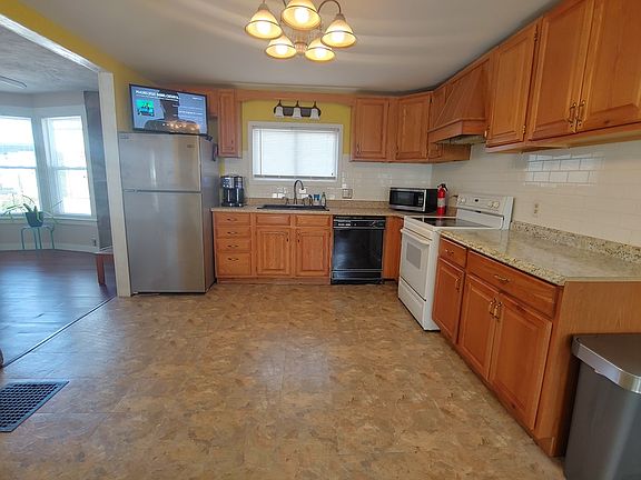 2nd image of 87 Park St