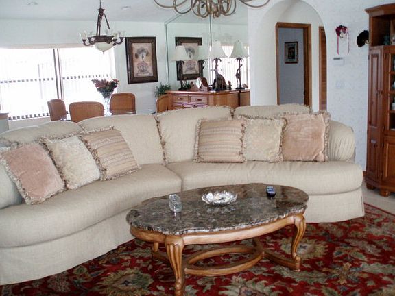3rd image of 13 Carollo Ct