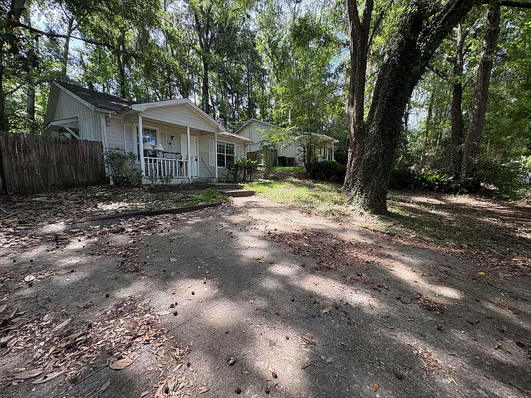 2609 Eddie Rd — Photo 3