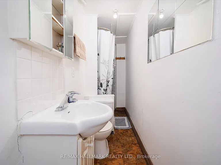 224 Pickering St #LOWER BACH — Photo 7