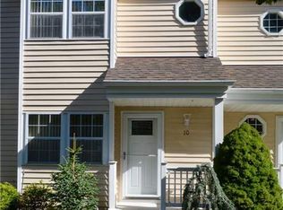 10 Jefferson Cmns, Yaphank, NY 11980