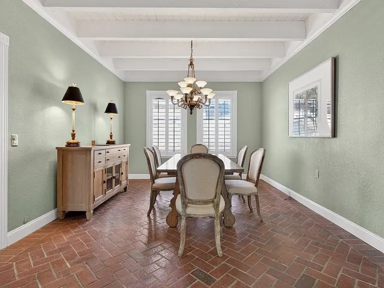 3928 Waynesboro Ct — Photo 10