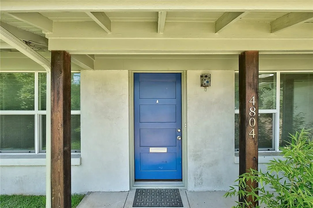 3 bed, 2.0 bath, 1468 sqft, $3,000 — Photo 1