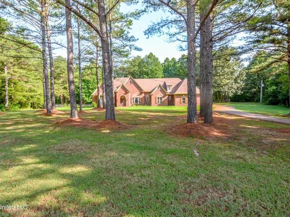 150 Leonard Ln, Holly Springs, MS 38635
