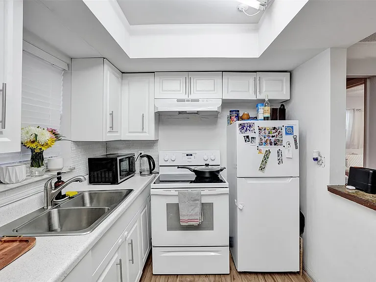 4240 NW 21st Ave #1 — Photo 7