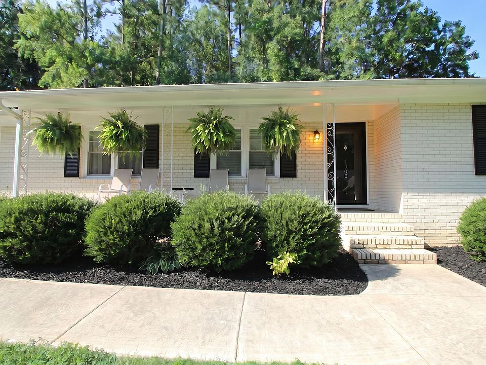 1st image of 1900 Lennox Dr