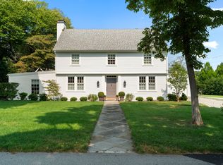 8 Lieutenant River Ln, Old Lyme, CT 06371