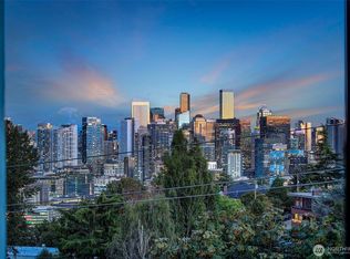 1902 Bigelow Ave N APT 301, Seattle, WA 98109