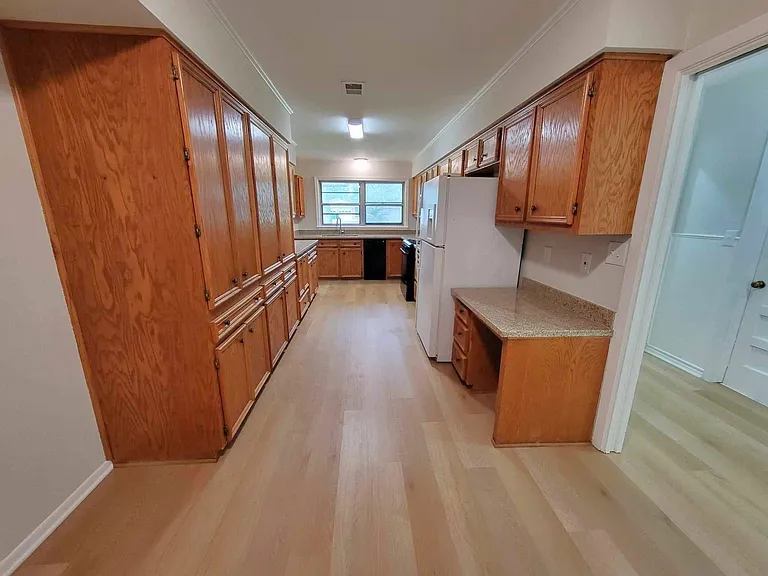 706 Maple St — Photo 10
