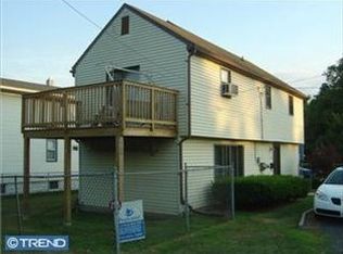 900 Oak Ave, Croydon, PA 19021