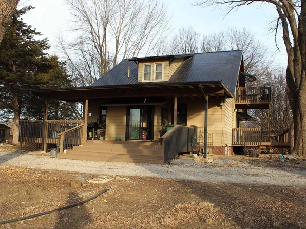 21601 S Auburn Rd, Osage City, KS 66523