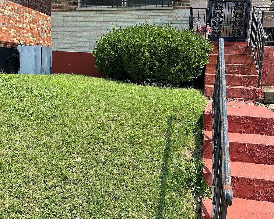 1st image of 5555 Labadie Ave