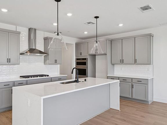 Kitchen with large central island