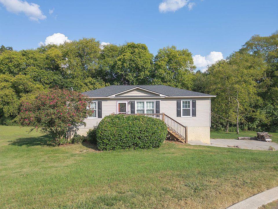 1st image of 139 Apple Valley Ct NE