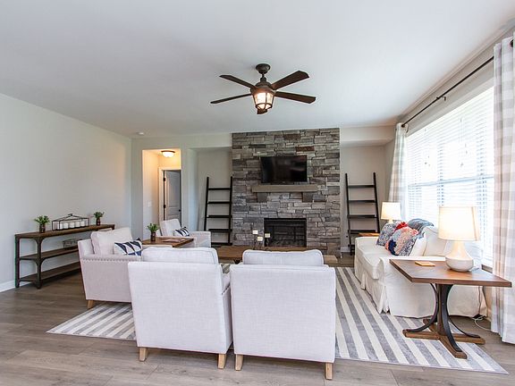 5th image of 903 Green Meadow Ln
