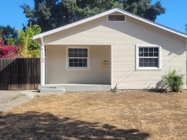 135 Oak Ave, Woodland, CA 95695
