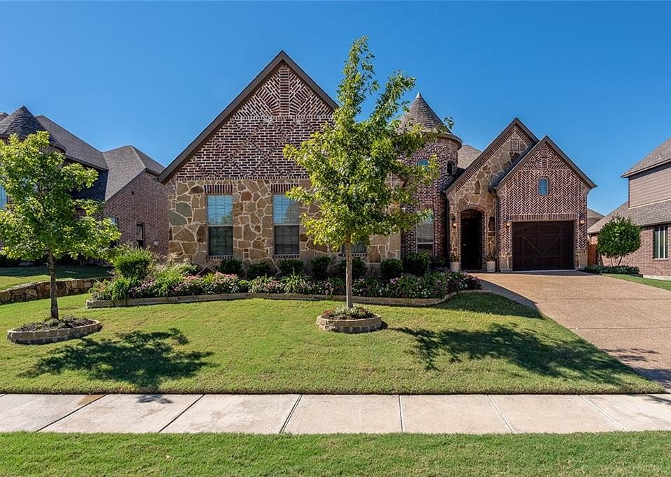 1st image of 7829 Woodcreek Way