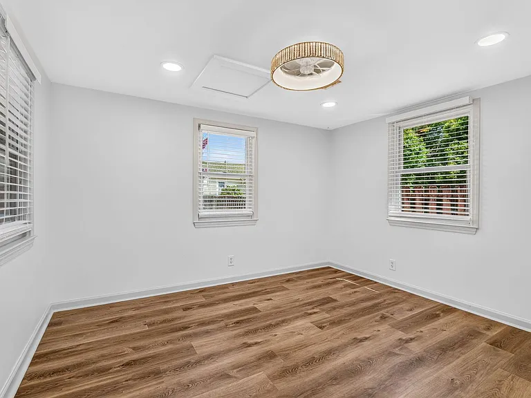 4928 Durant Ave — Photo 13