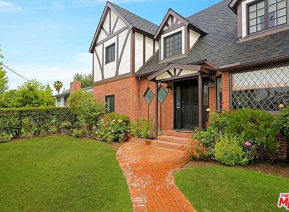 3rd image of 12403 La Maida St