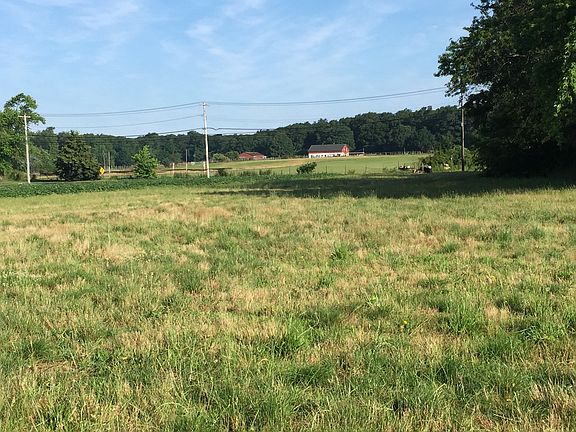 2nd image of 3104 Sound Avenue