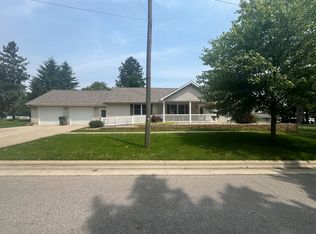202 W Harrison St, Wakarusa, IN 46573