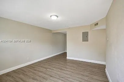 429 NW 9th Ave #3 — Photo 8