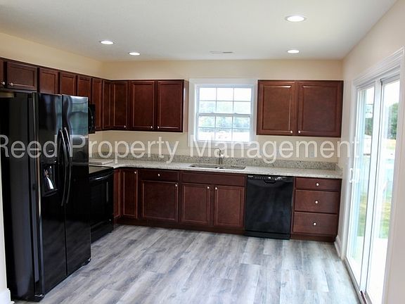 2nd image of 595 Pin Oak Dr NW