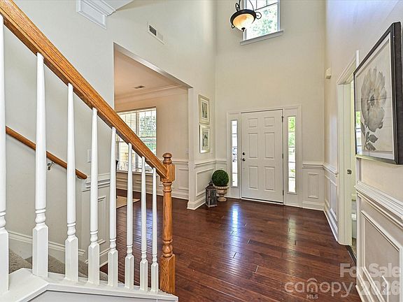4th image of 1006 Wickerby Ct