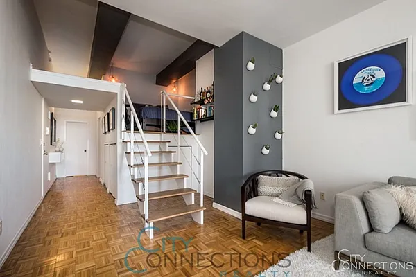 Rented by City Connections Realty | media 9