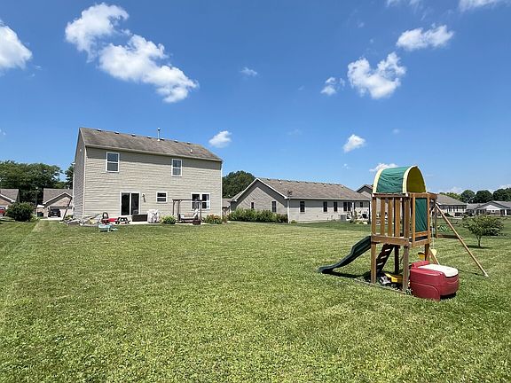 5th image of 258 N Center Ln